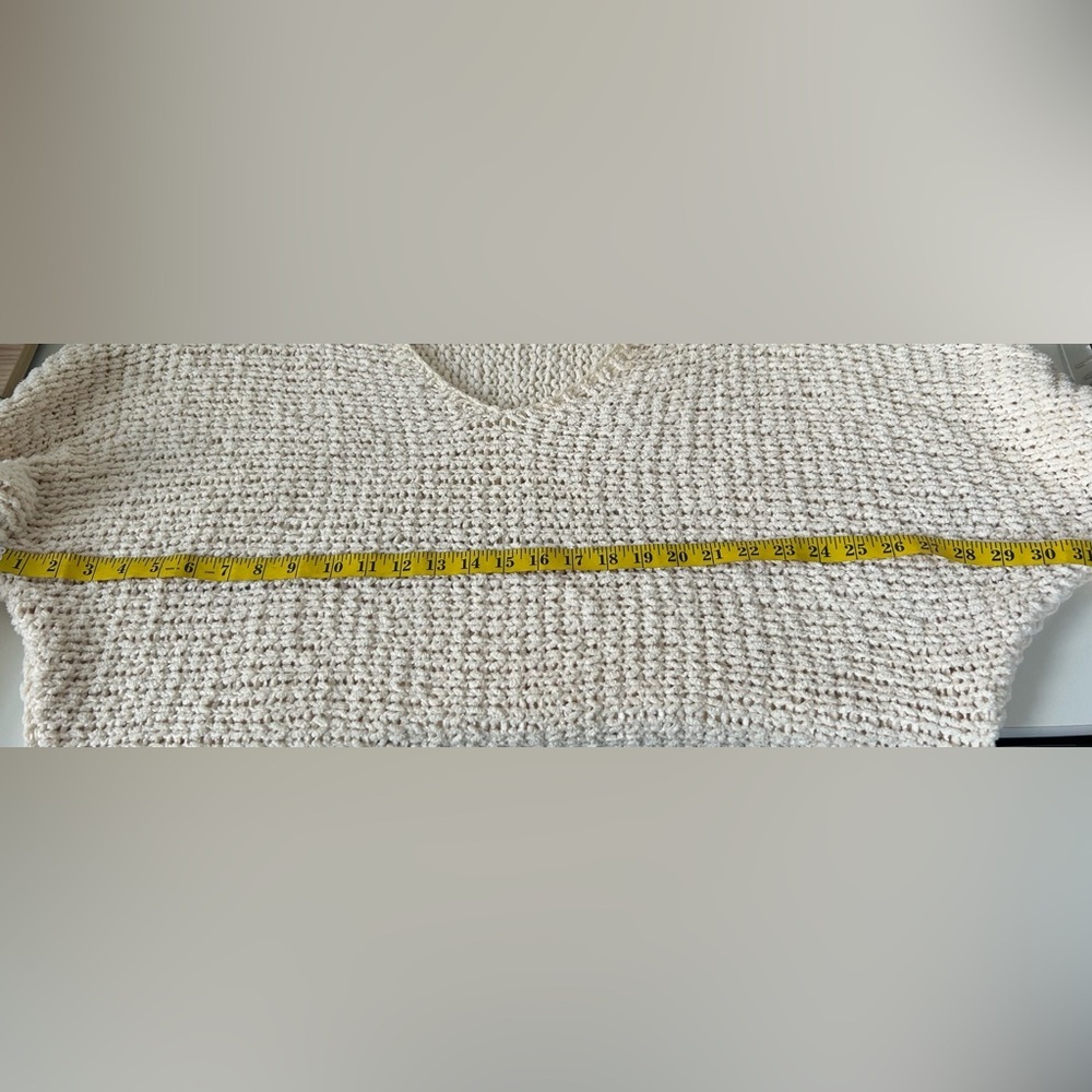 FREE PEOPLE PARK SLOPE V NECK OVERSIZED IVORY SWEATER. ROLLED HEM, LIGHTWEIGHT - Picture 5 of 11